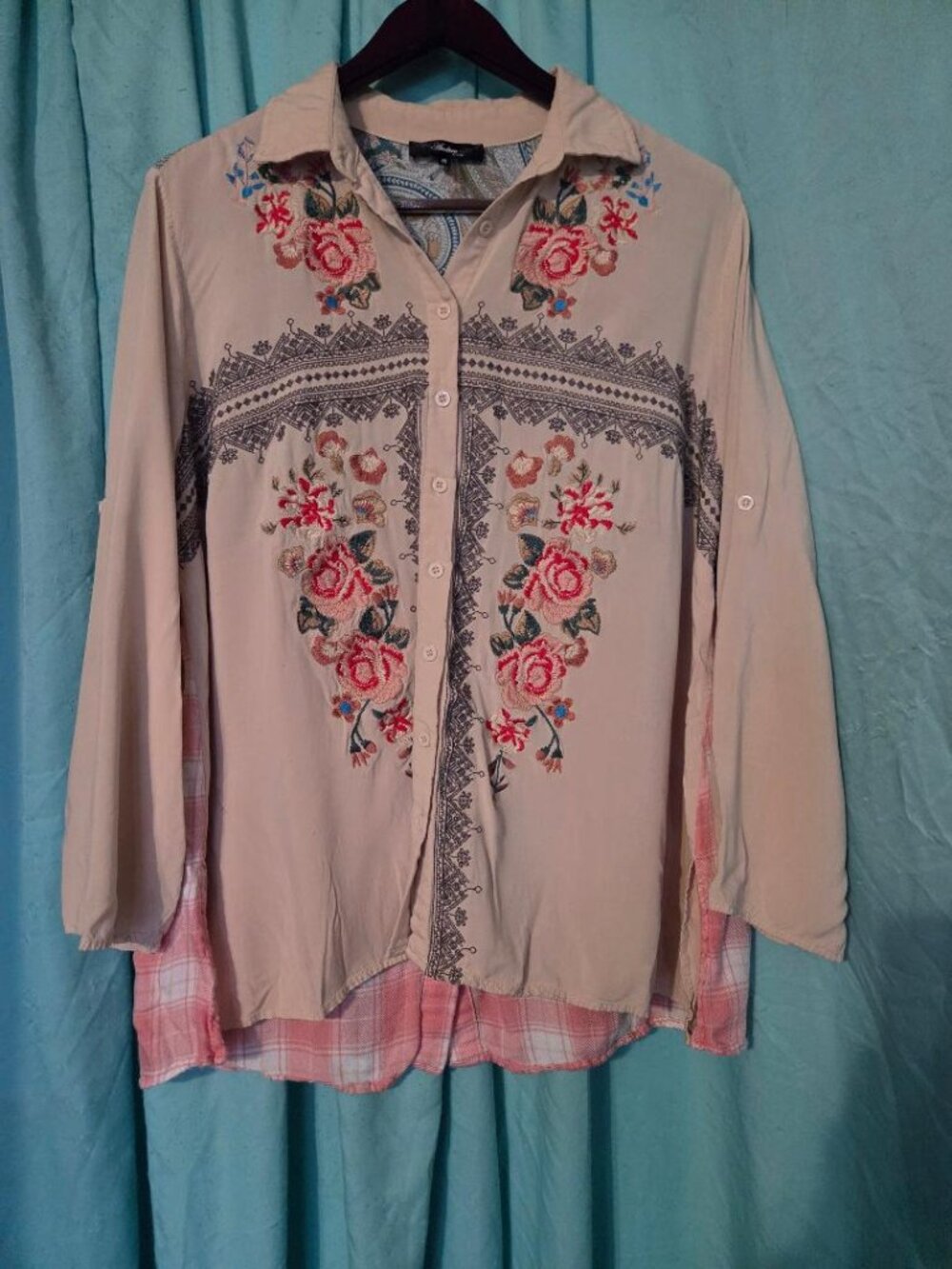 Andree by Unit Floral Embroidered Patchwork Button-up Bouse 1X